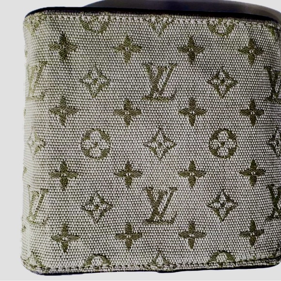 **SOLD**Louis Vuitton mini Lin Tri wallet**SOLD** - Picture 2 of 6